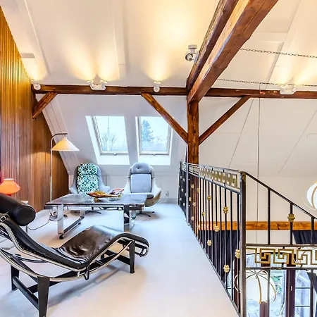 ヴィラ Four Bedroom Luxury By The With Infrasauna And Grill Jevany